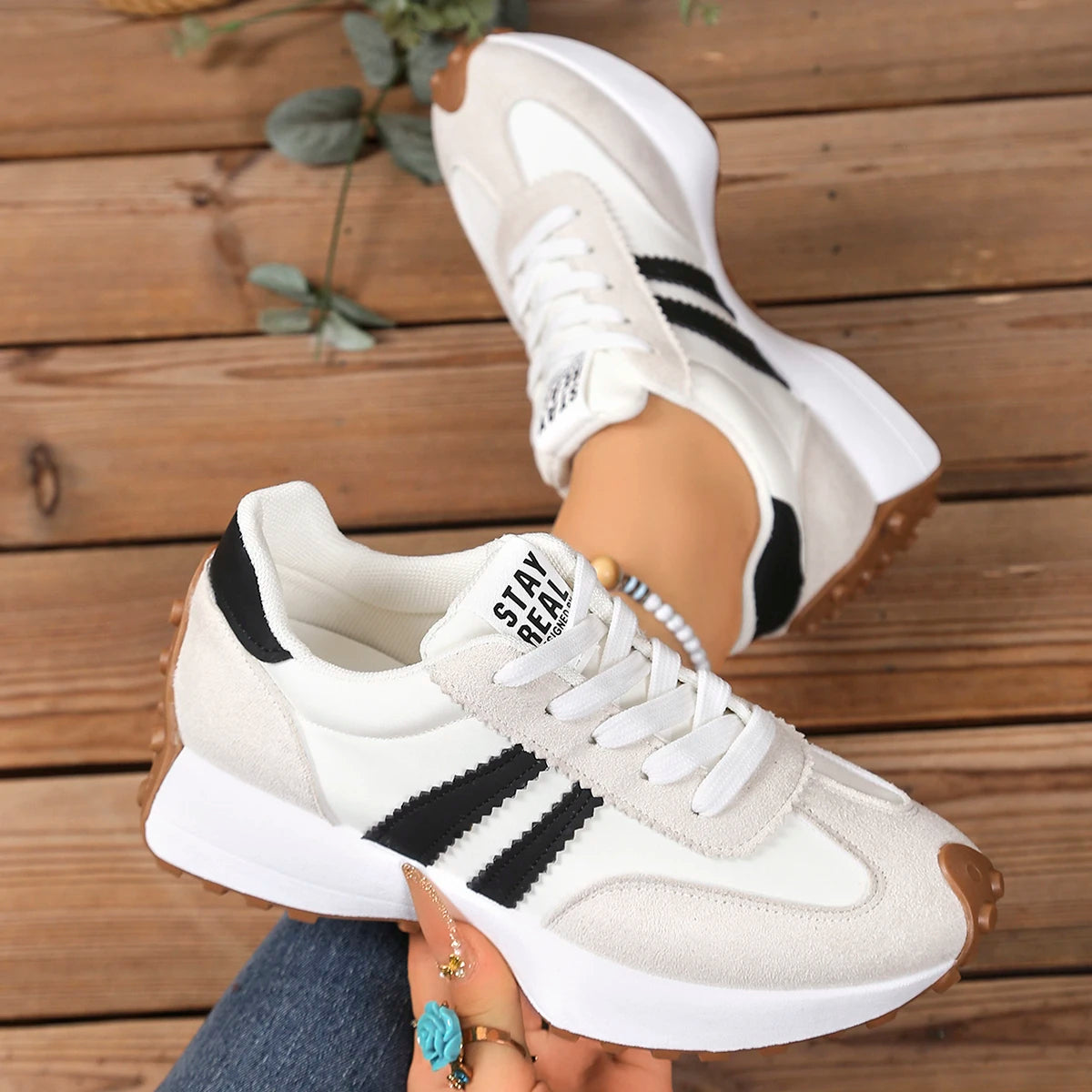 2025 Women Sneakers Spring New Luxury Flat Comfortable Slip on Soft Trend Sneakers Women Lightweight Outdoor Shoes for Women