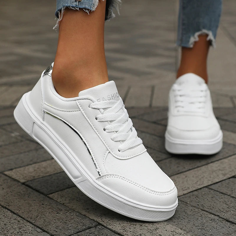 2025 Fashion Women's Black Sneakers Stylish Low Top Design Comfortable Lace Up Fit Versatile Casual Shoe Trendy Fashion Footwear