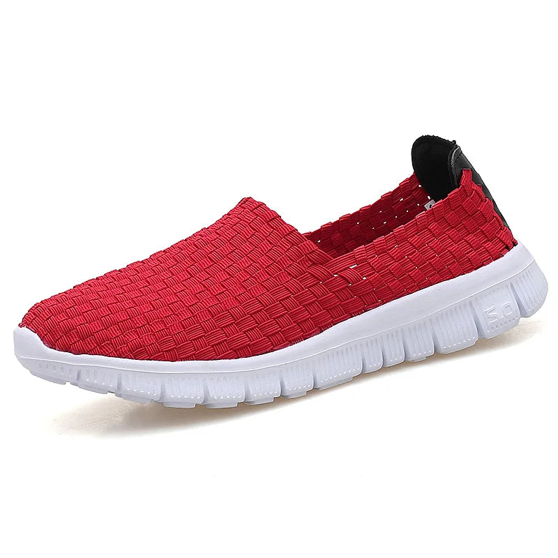Red Sneaker / 6.5