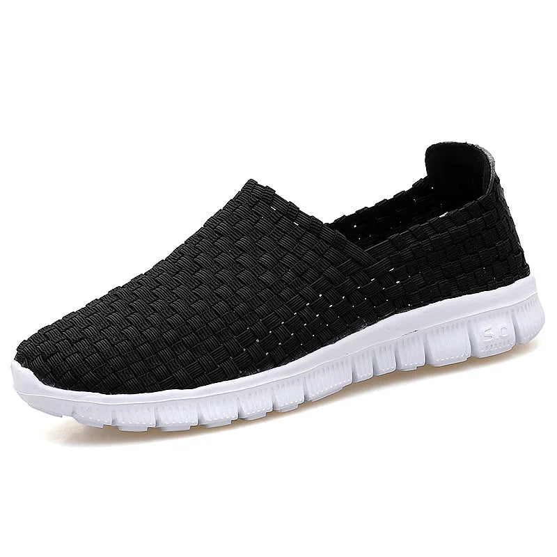 Black Sneaker / 10