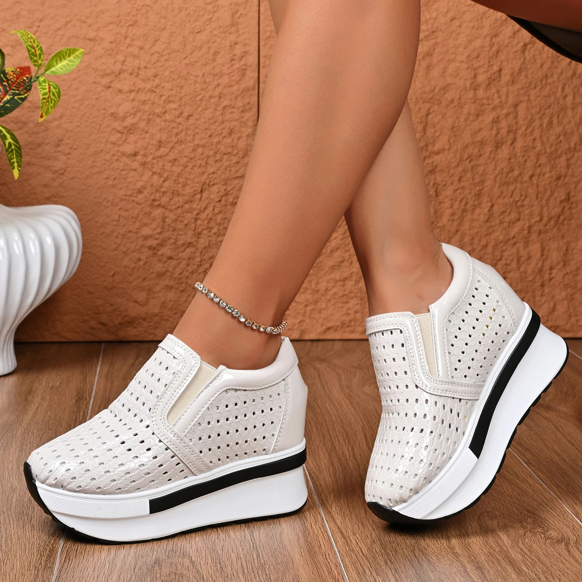 White / 35