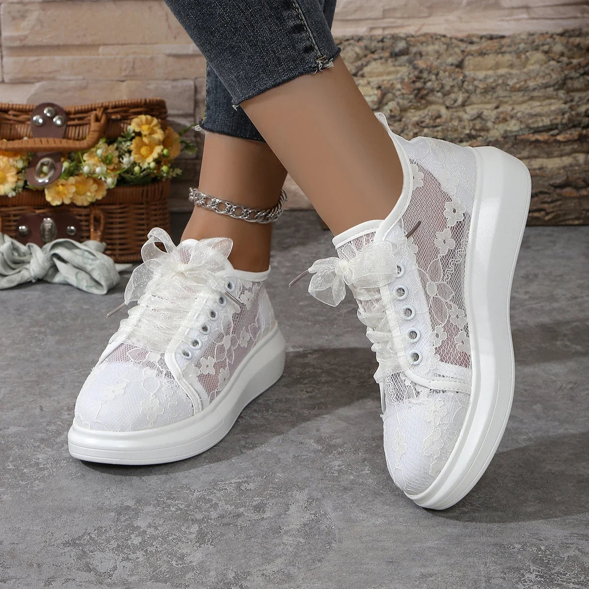 WHITE / 41