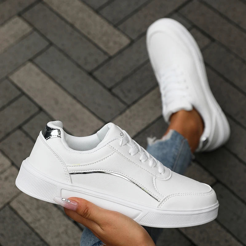 2025 Fashion Women's Black Sneakers Stylish Low Top Design Comfortable Lace Up Fit Versatile Casual Shoe Trendy Fashion Footwear
