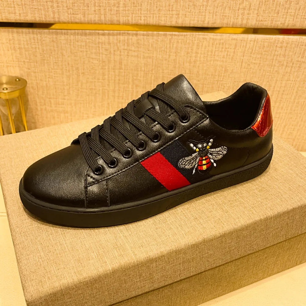 2026 Sneakers Men Bee Shoes High Quality Embroidery Men's Skateboard Shoes Comfortable Low Cut