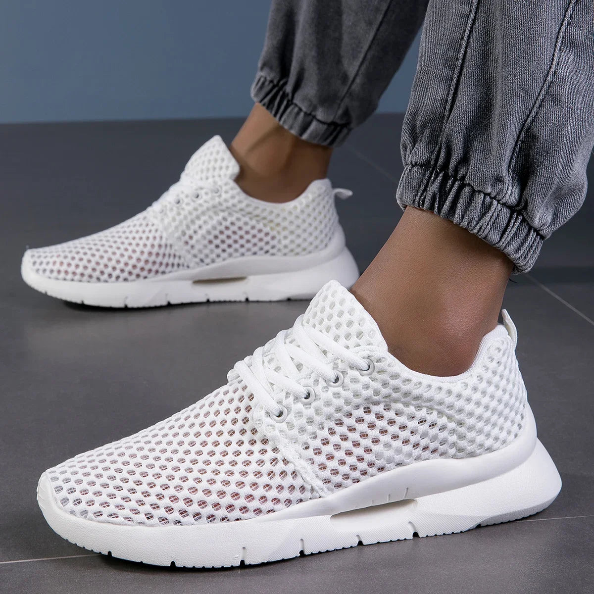 White Men Sneakers / 47