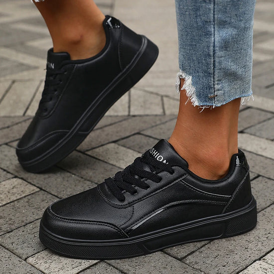 2025 Fashion Women's Black Sneakers Stylish Low Top Design Comfortable Lace Up Fit Versatile Casual Shoe Trendy Fashion Footwear